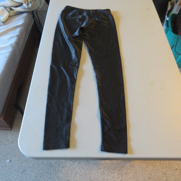 Black Leggings Size Small? - Picture 4 of 6
